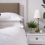 The Artists Loft - Luxury District With Private Parking アパート